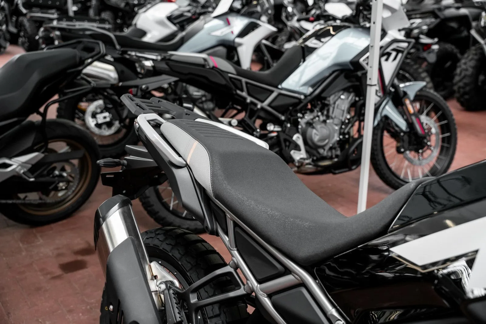 CFMOTO 450MT