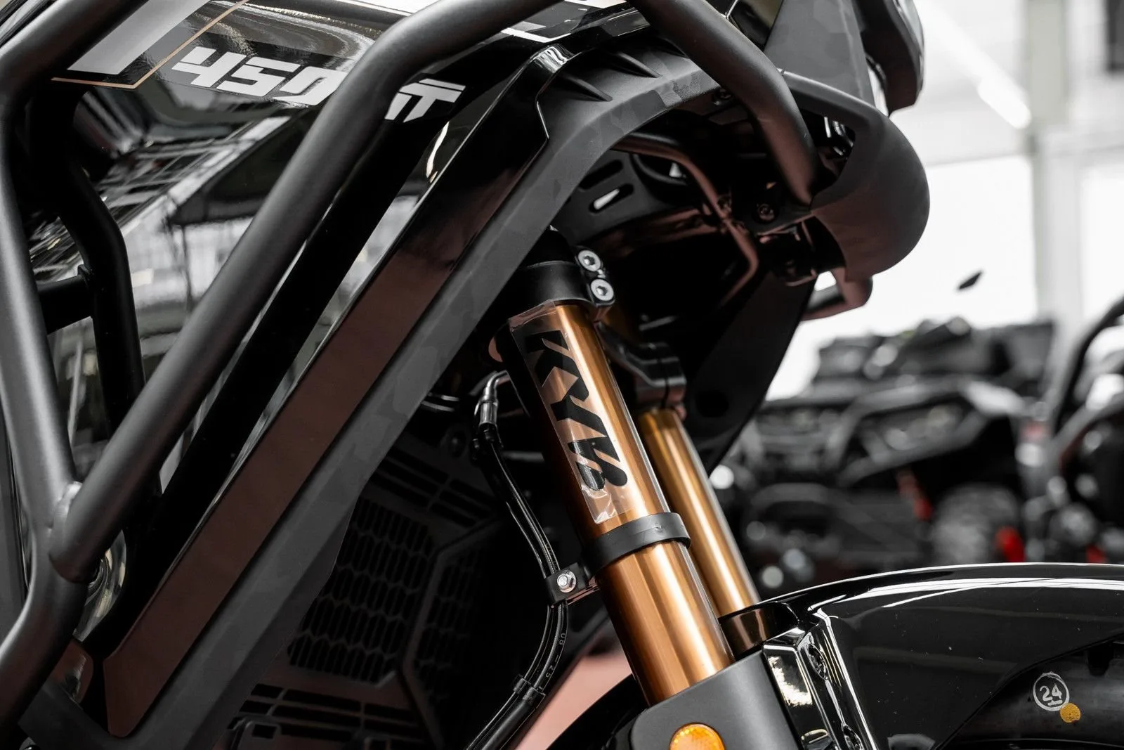 CFMOTO 450MT