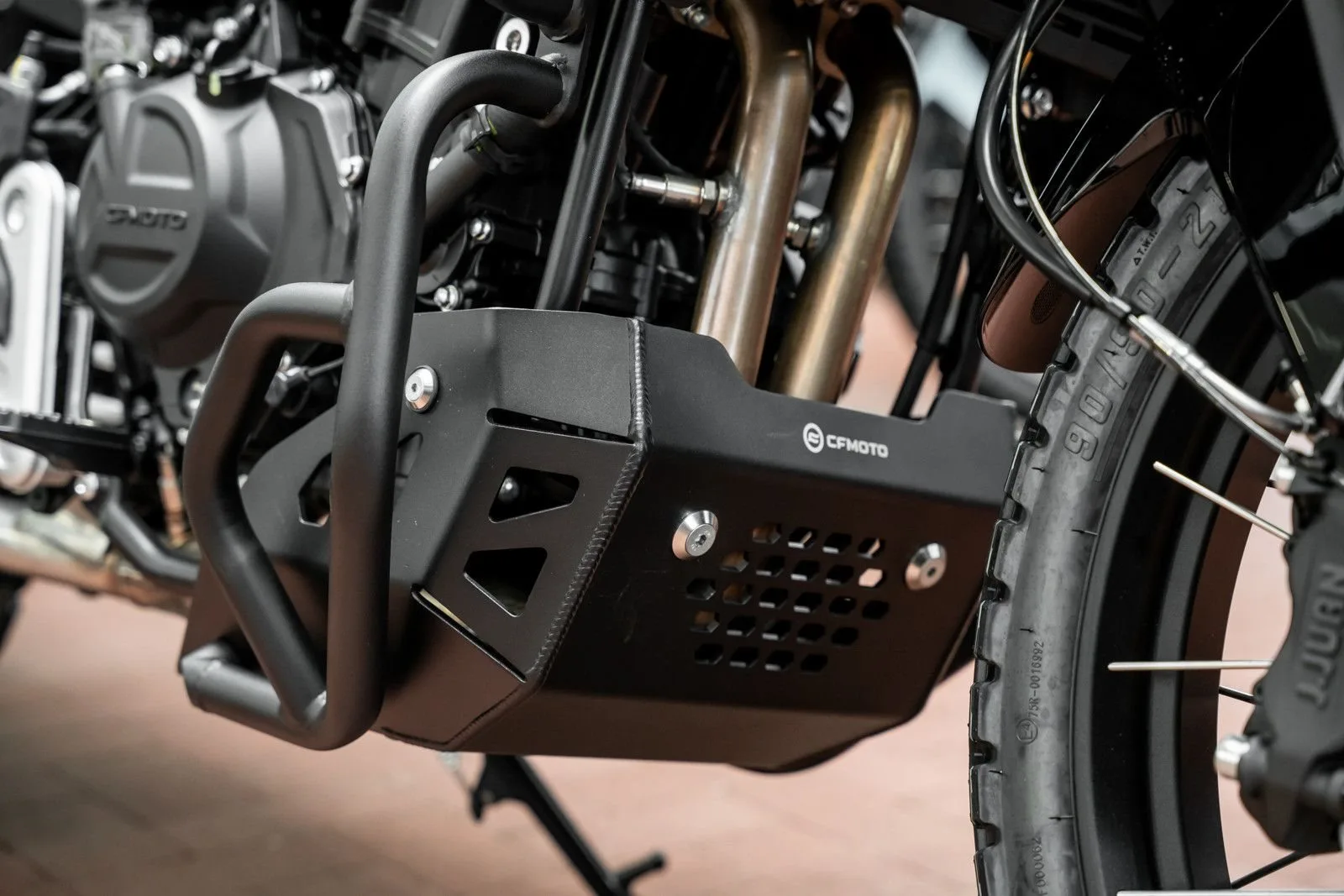 CFMOTO 450MT