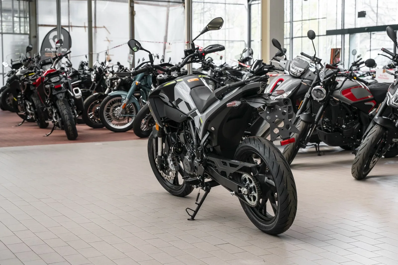 Benelli BKX 125 S