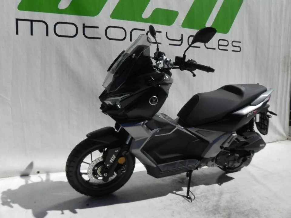 Voge SR1 ADV 125 ABS TCS