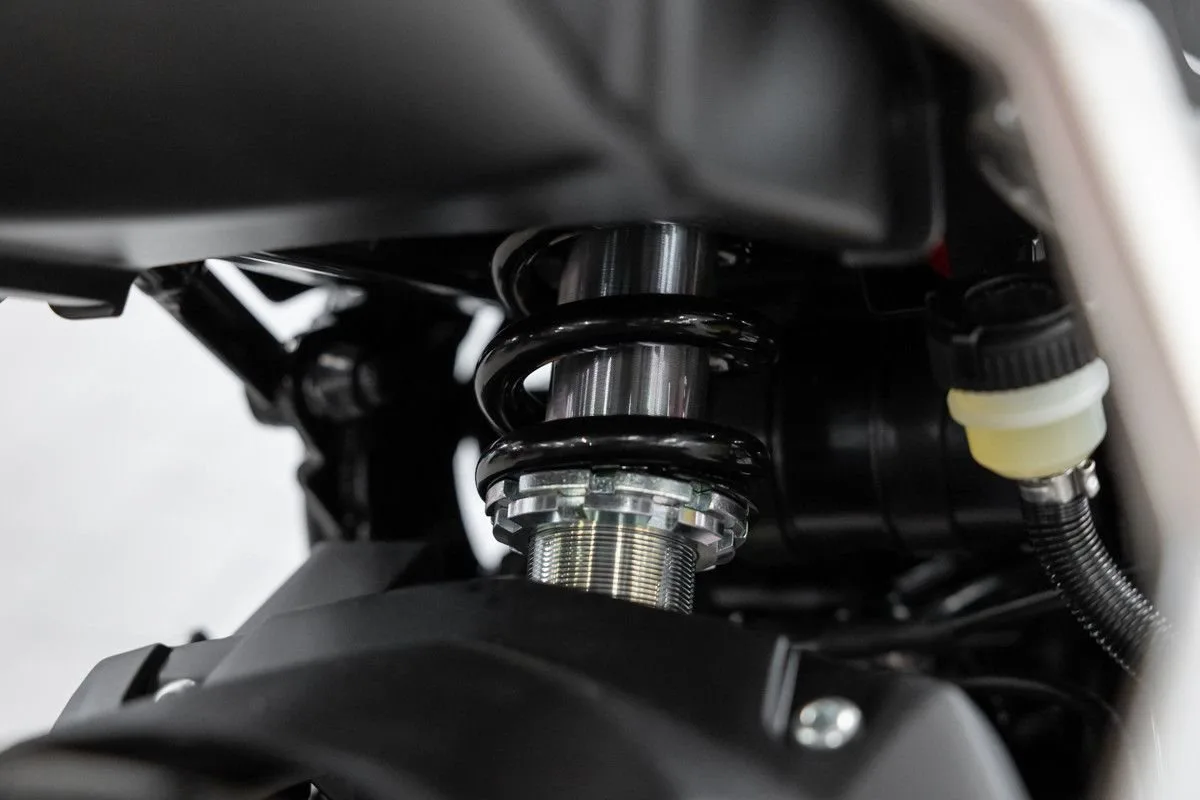 QJ Motor SRK 125 R