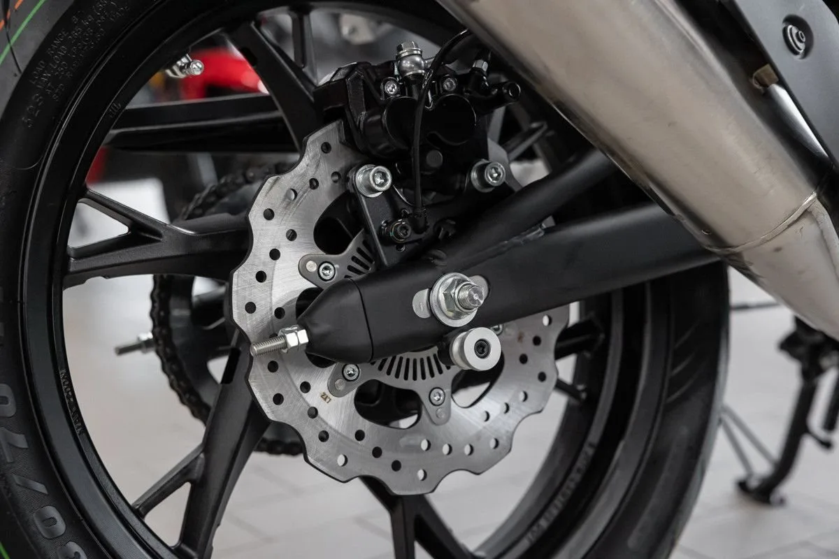 QJ Motor SRK 125 R