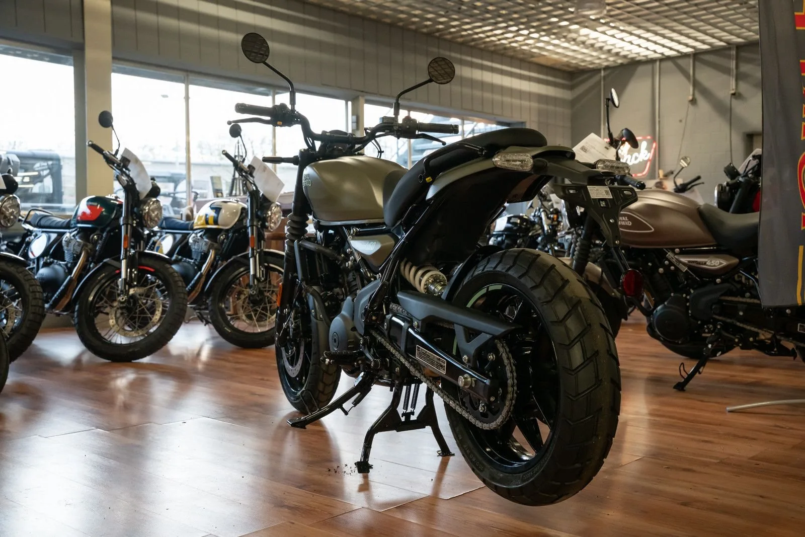 Royal Enfield Guerrilla 450