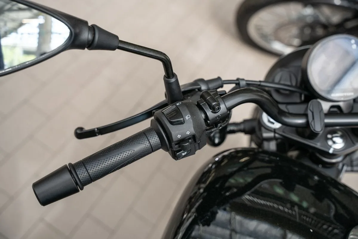 QJ Motor SRV 125