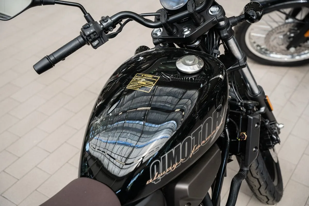QJ Motor SRV 125