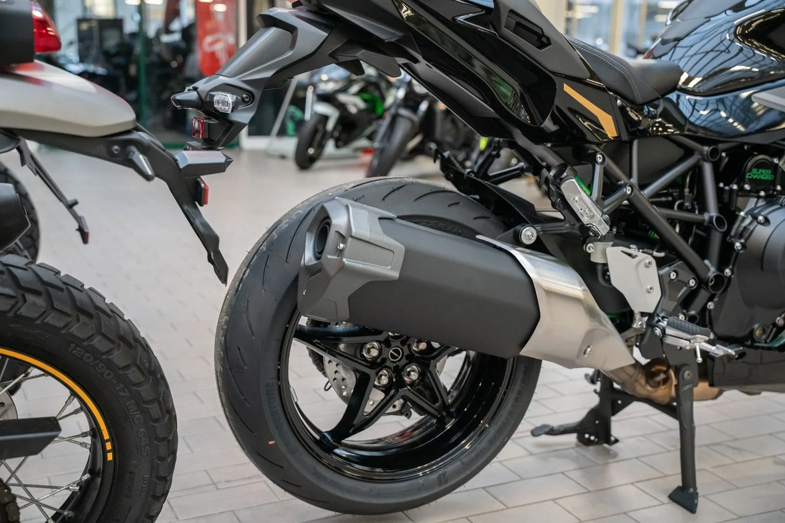 Kawasaki Ninja H2 SX