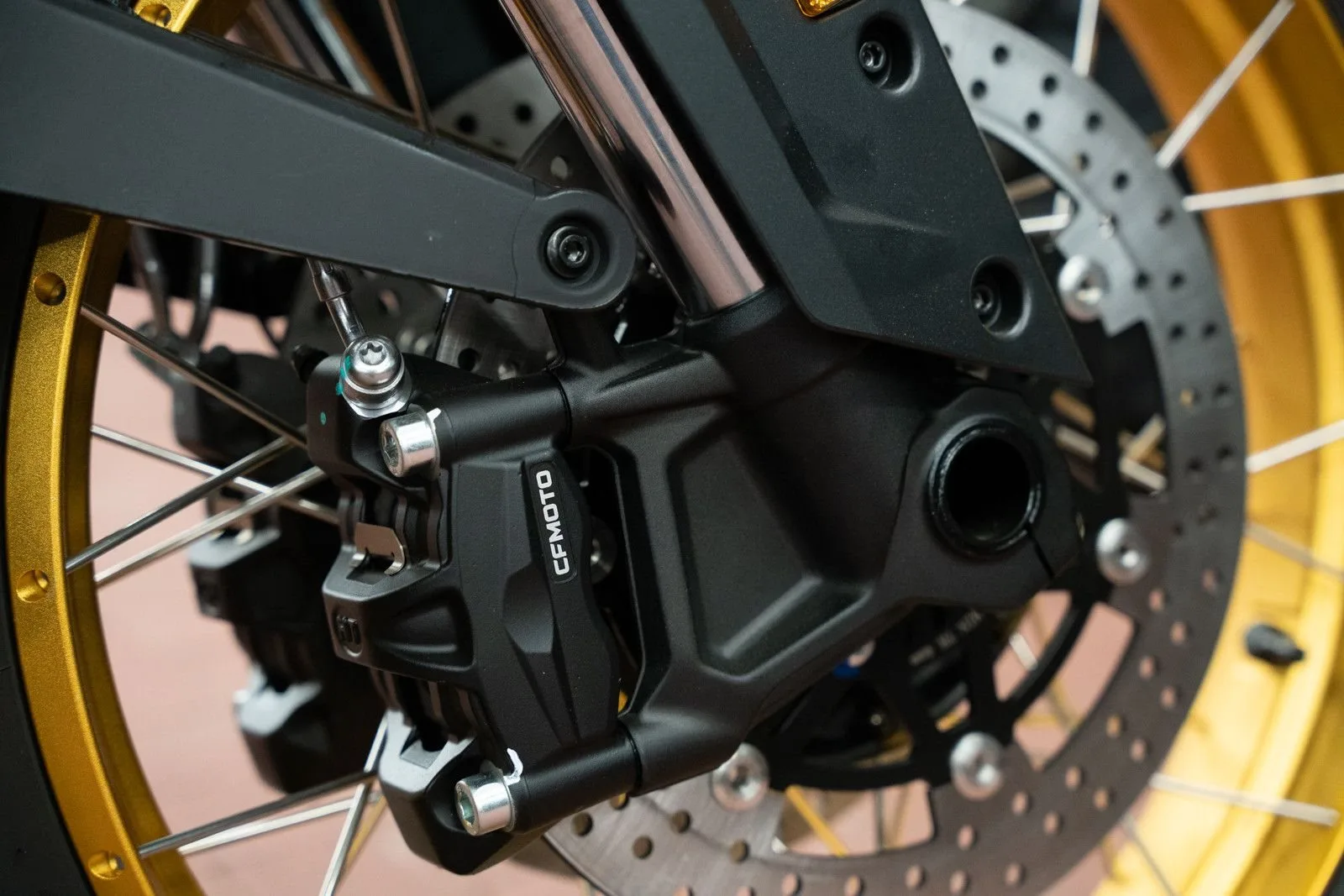CFMOTO 700MT