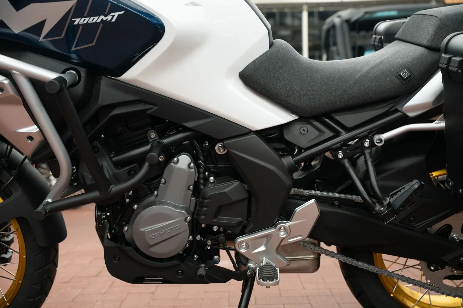 CFMOTO 700MT