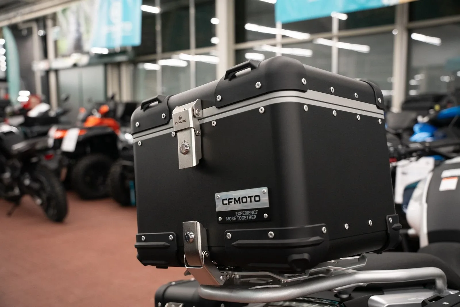 CFMOTO 700MT