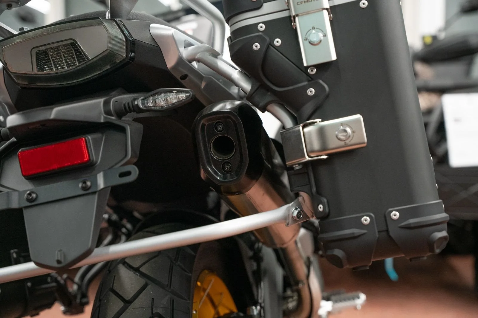 CFMOTO 700MT