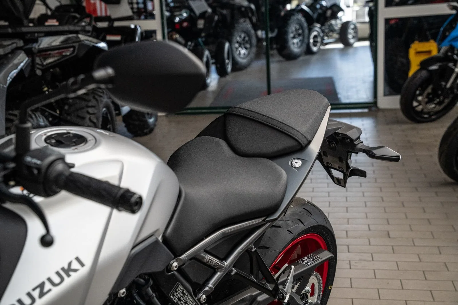 Suzuki GSX-8S