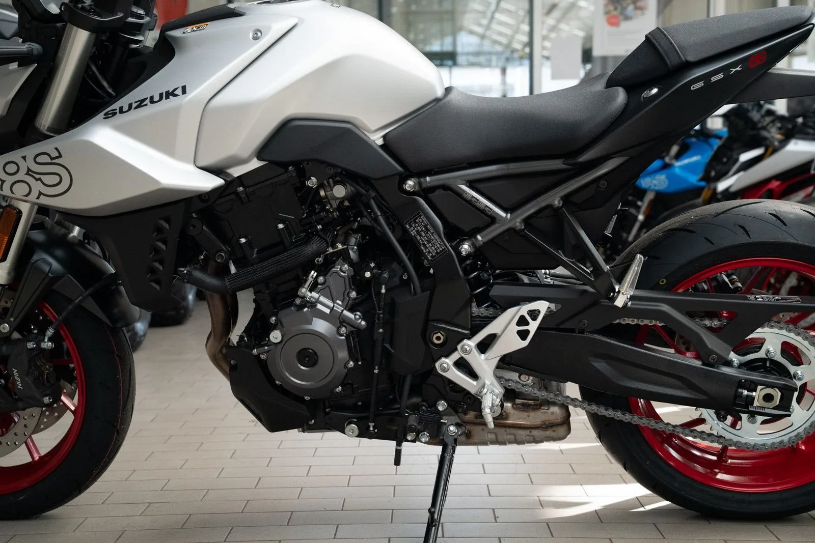 Suzuki GSX-8S