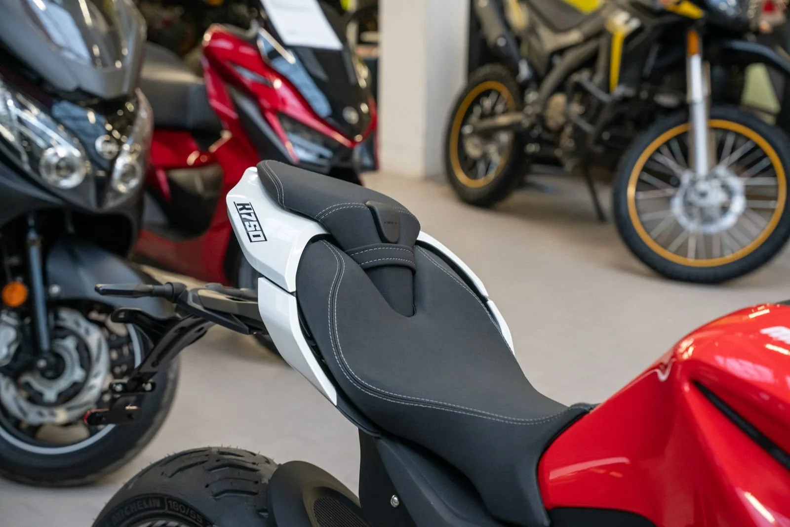 Mash Cafe Racer 125 Silver Edition