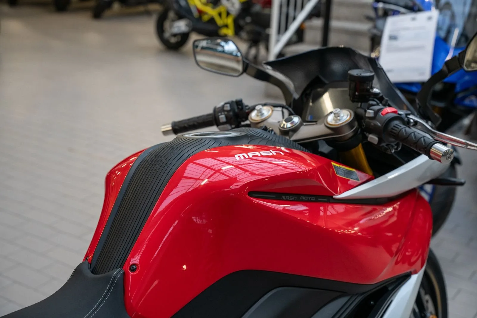 Mash Cafe Racer 125 Silver Edition
