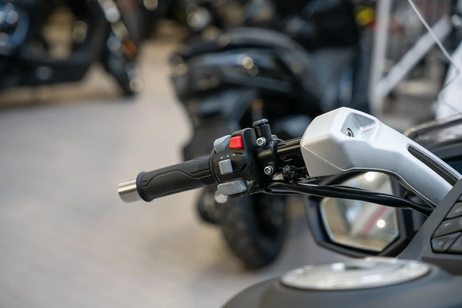 Mash Cafe Racer 125 Silver Edition