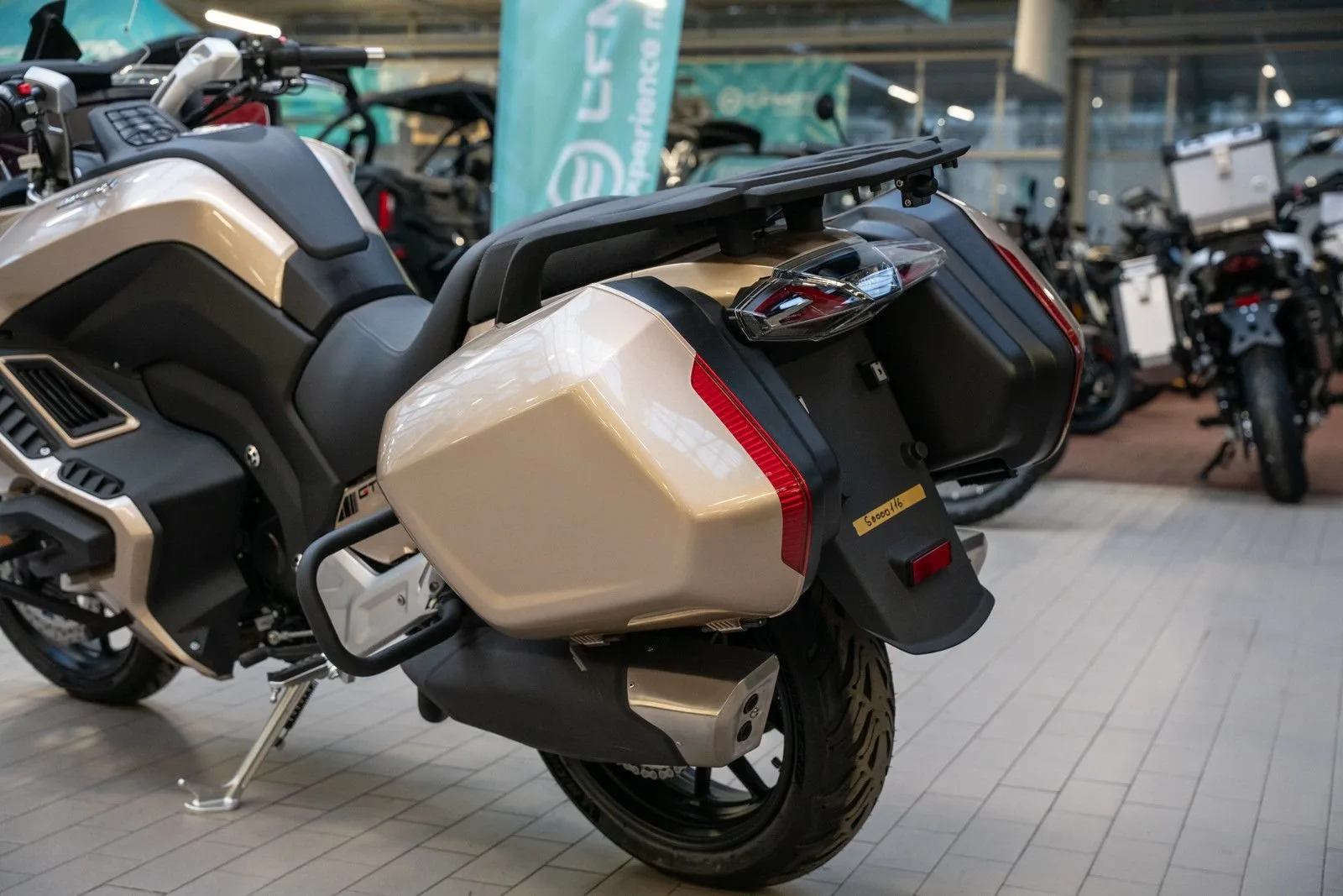 Mash Cafe Racer 125 Silver Edition