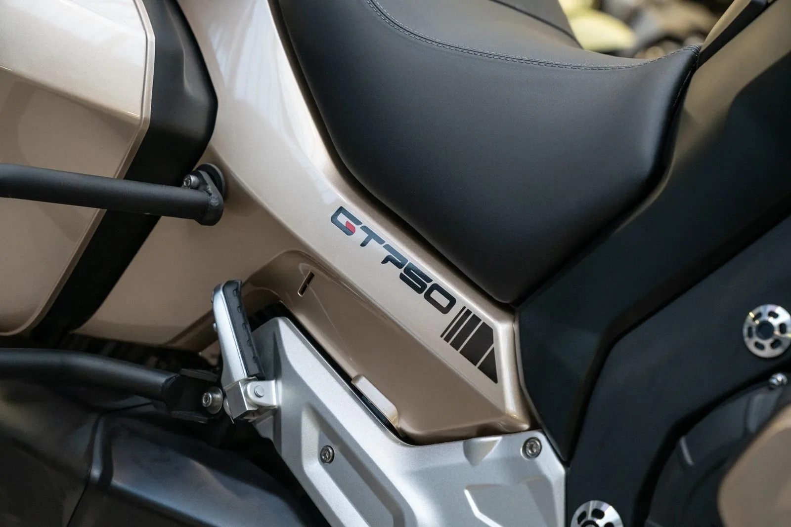 Mash Cafe Racer 125 Silver Edition