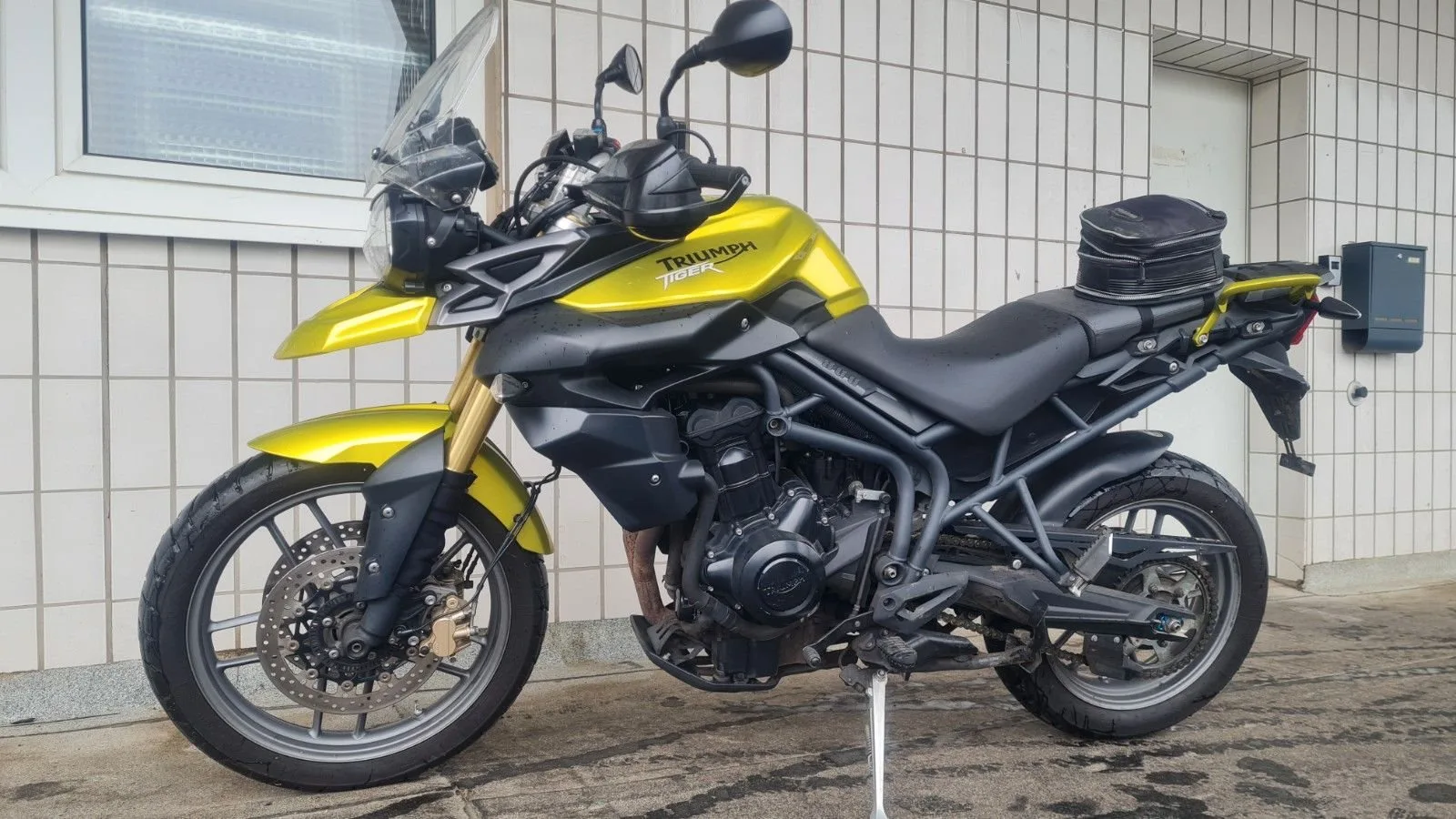 Triumph Tiger 800