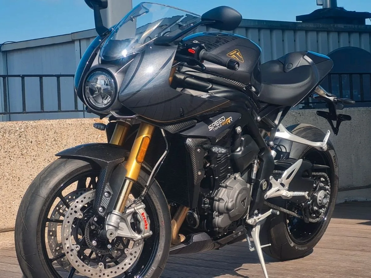 Triumph Speed Triple 1200 RR James Bond Edition