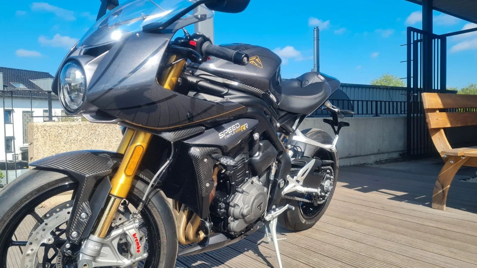 Triumph Speed Triple 1200 RR James Bond Edition