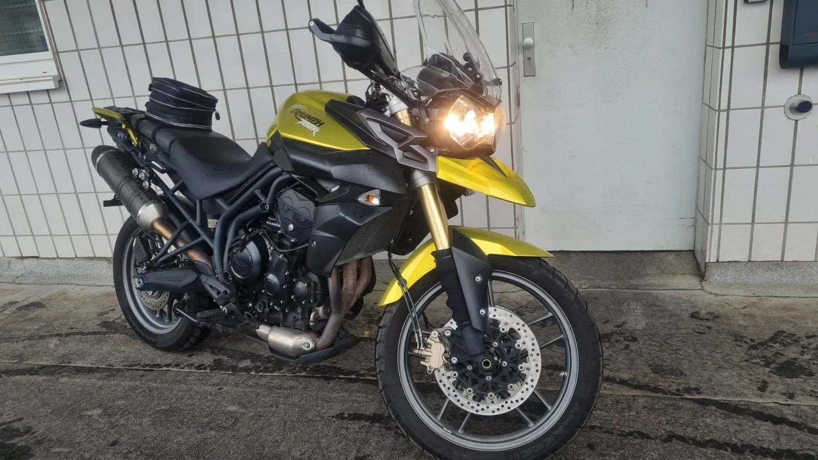Triumph Tiger 800