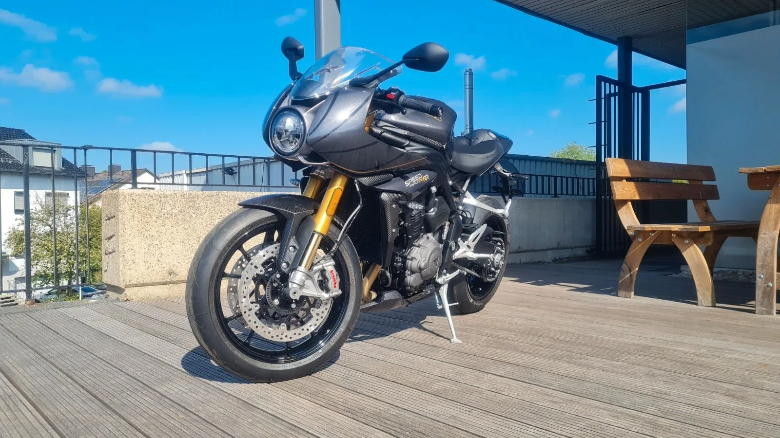 Triumph Speed Triple 1200 RR James Bond Edition