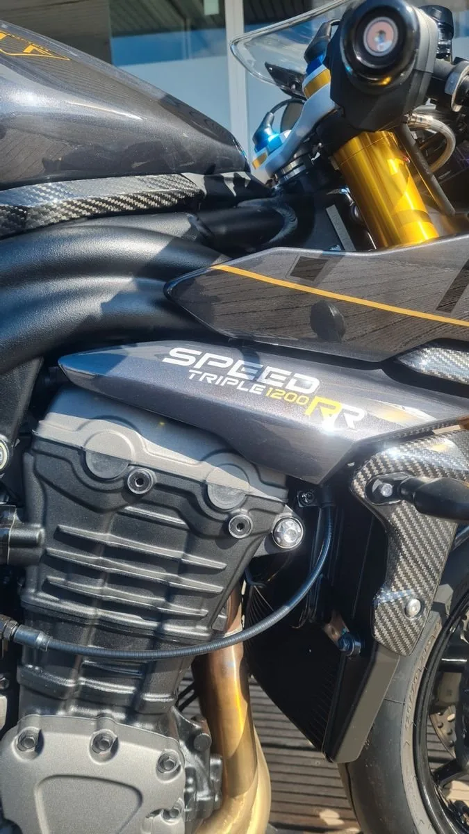 Triumph Speed Triple 1200 RR James Bond Edition