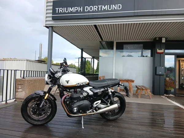 Triumph Speed Twin 1200