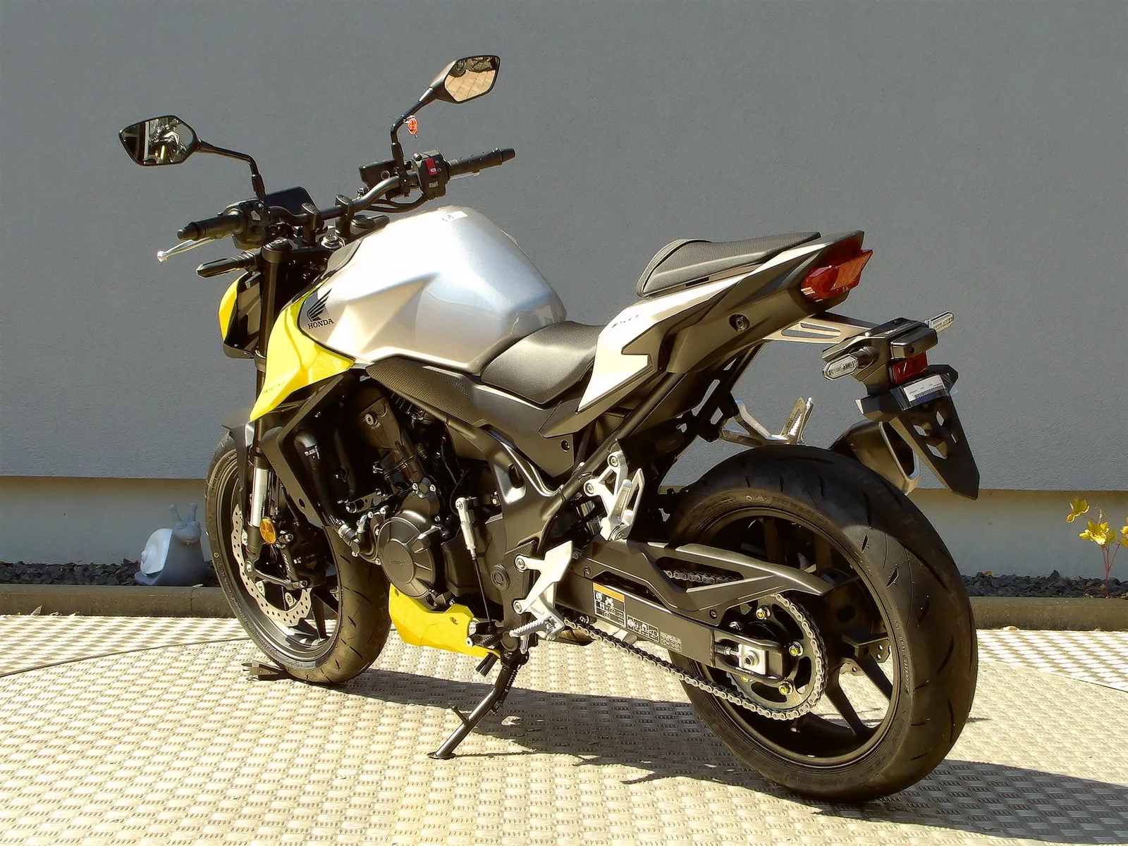 Honda CB750 Hornet E-Clutch