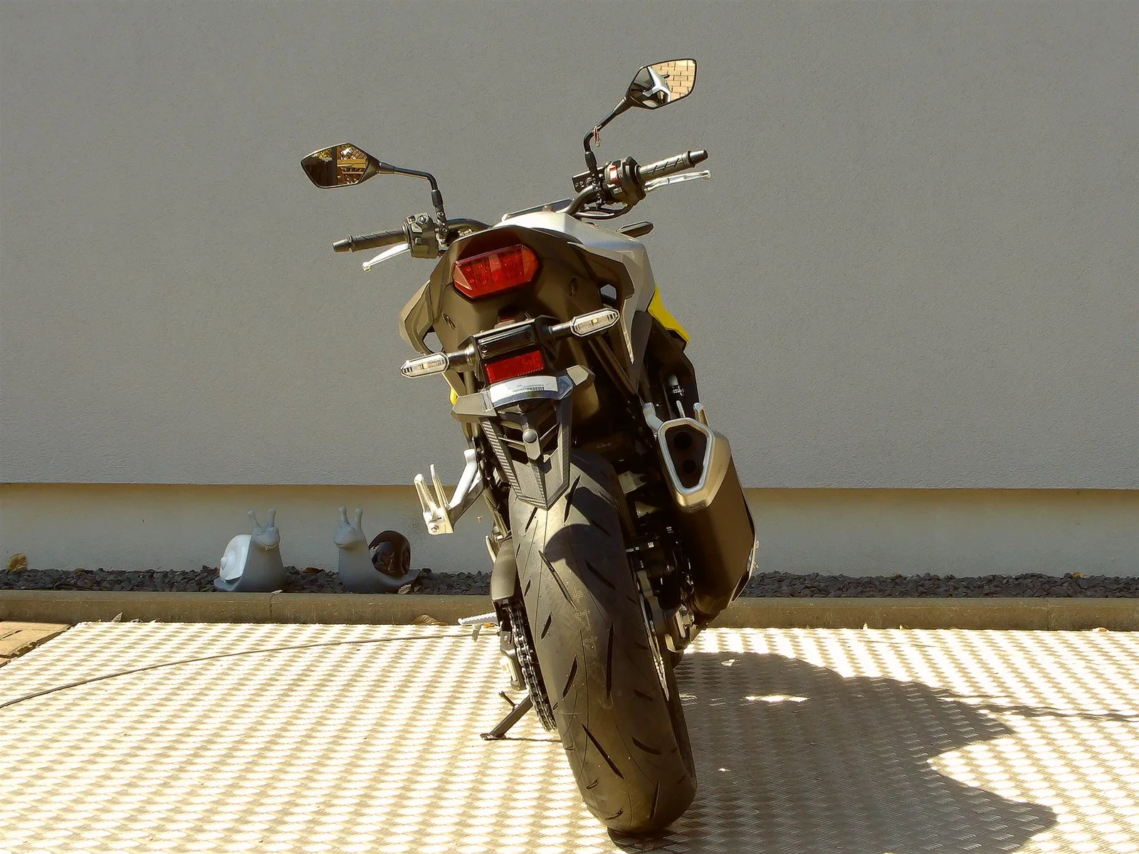 Honda CB750 Hornet E-Clutch