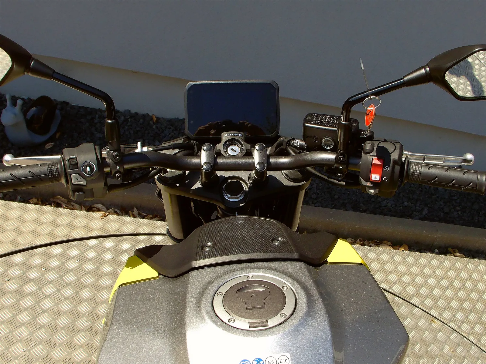 Honda CB750 Hornet E-Clutch