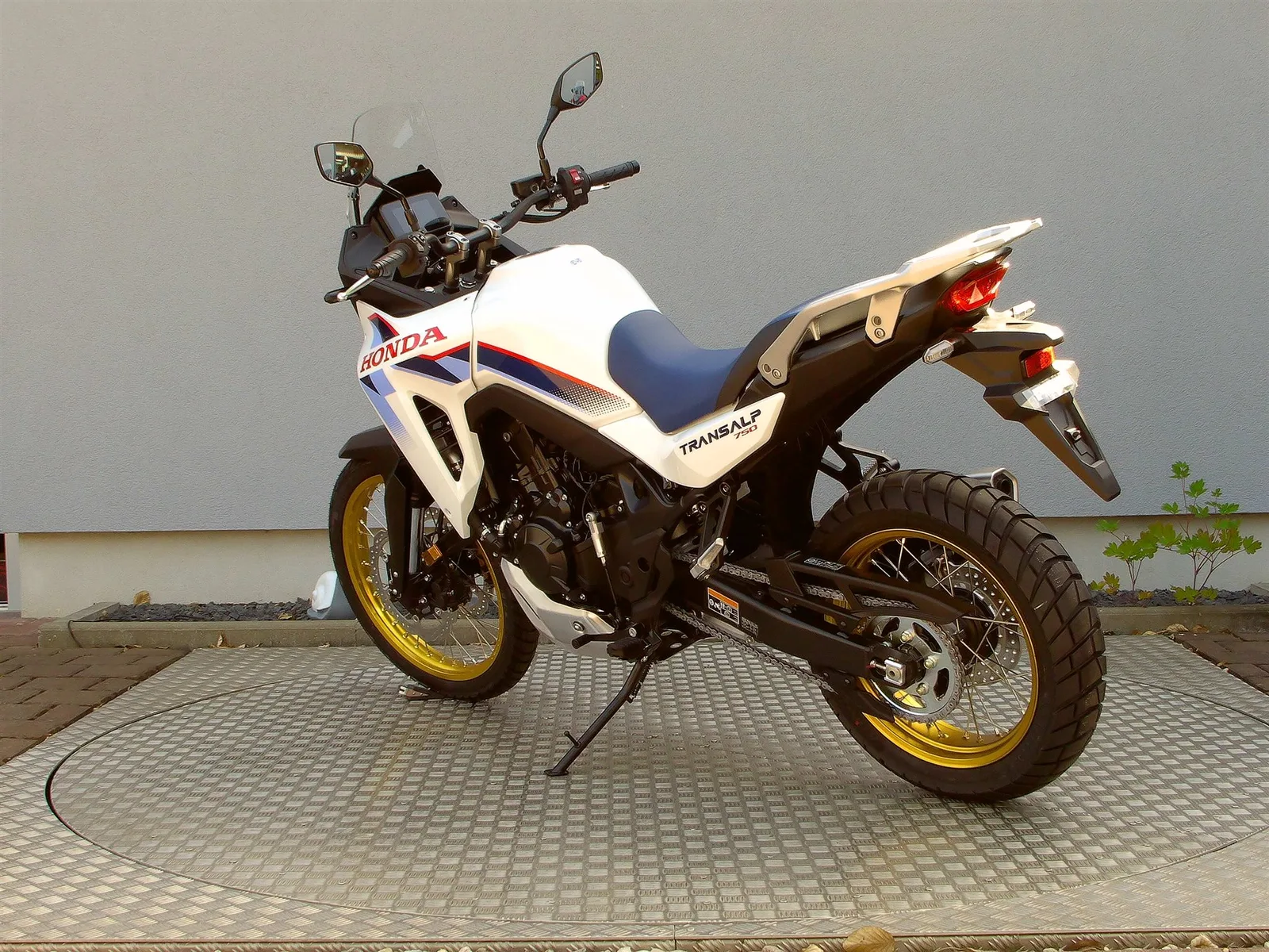 Honda XL750 Transalp E-Clutch # 6 Jahre Garantie # \*50/50 Finanzierung