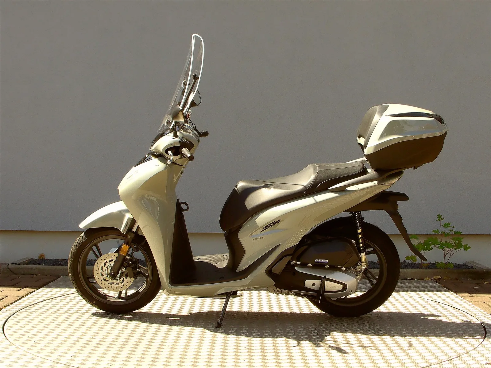 Honda SH150i inkl. Griffheizung & Windschild