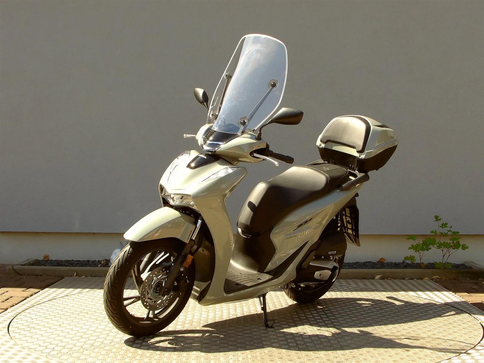 Honda SH150i inkl. Griffheizung & Windschild