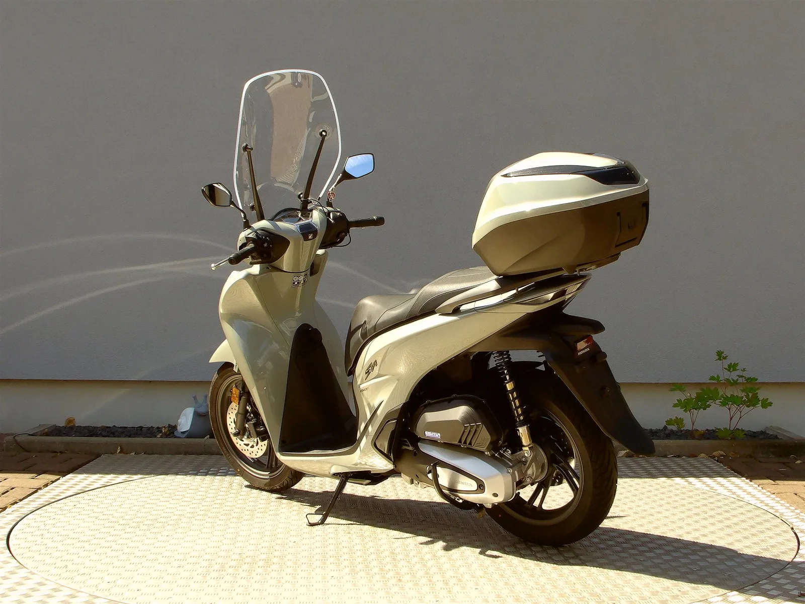Honda SH150i inkl. Griffheizung & Windschild