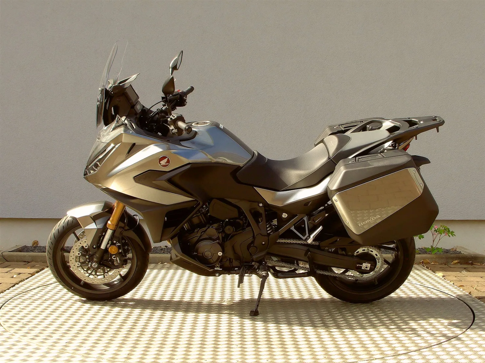 Honda NT1100 DCT Electronic Suspension 50/50 Finanzierung möglich\*