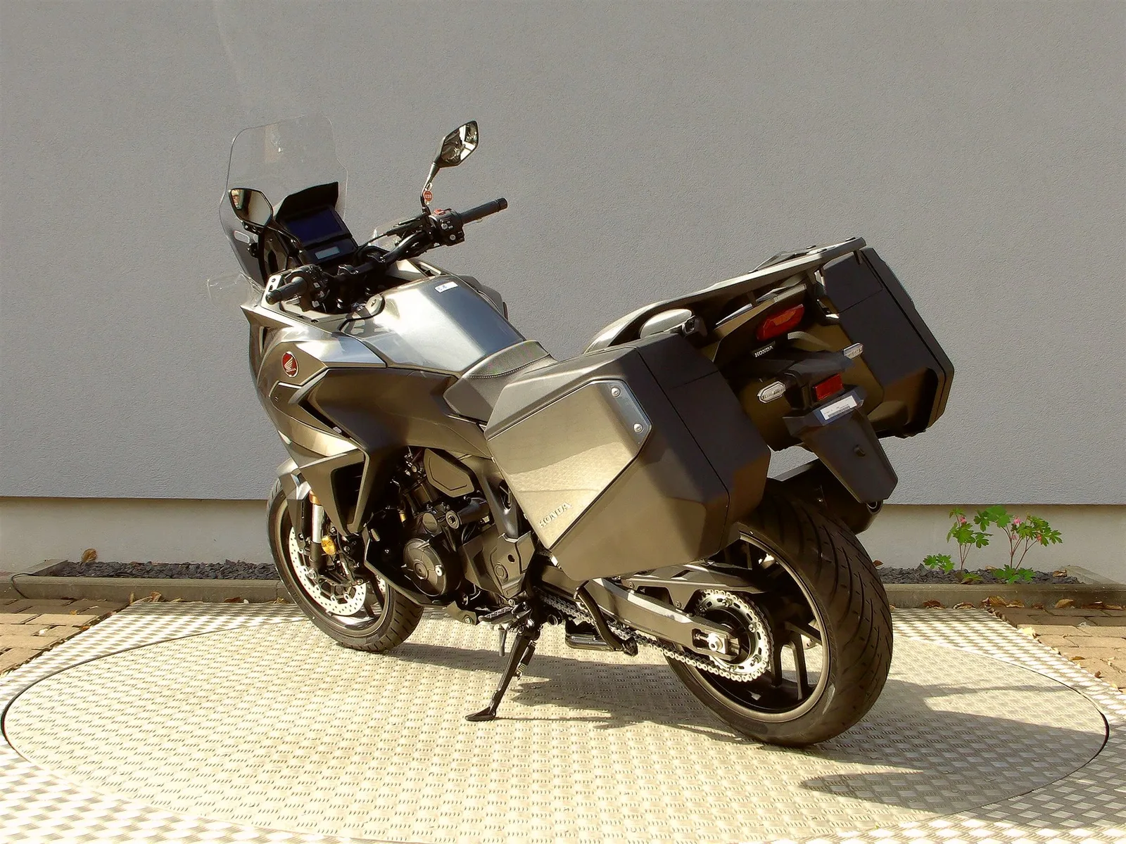 Honda NT1100 DCT Electronic Suspension 50/50 Finanzierung möglich\*