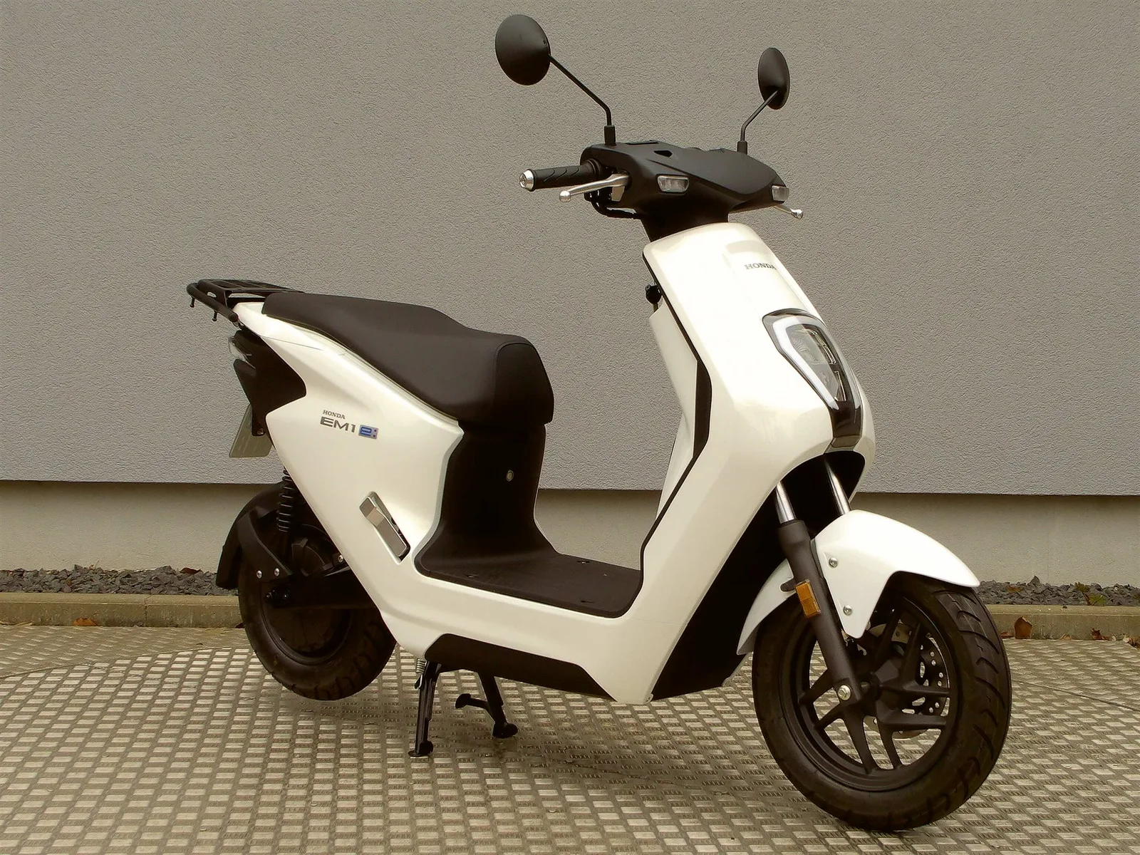Honda EM1 e