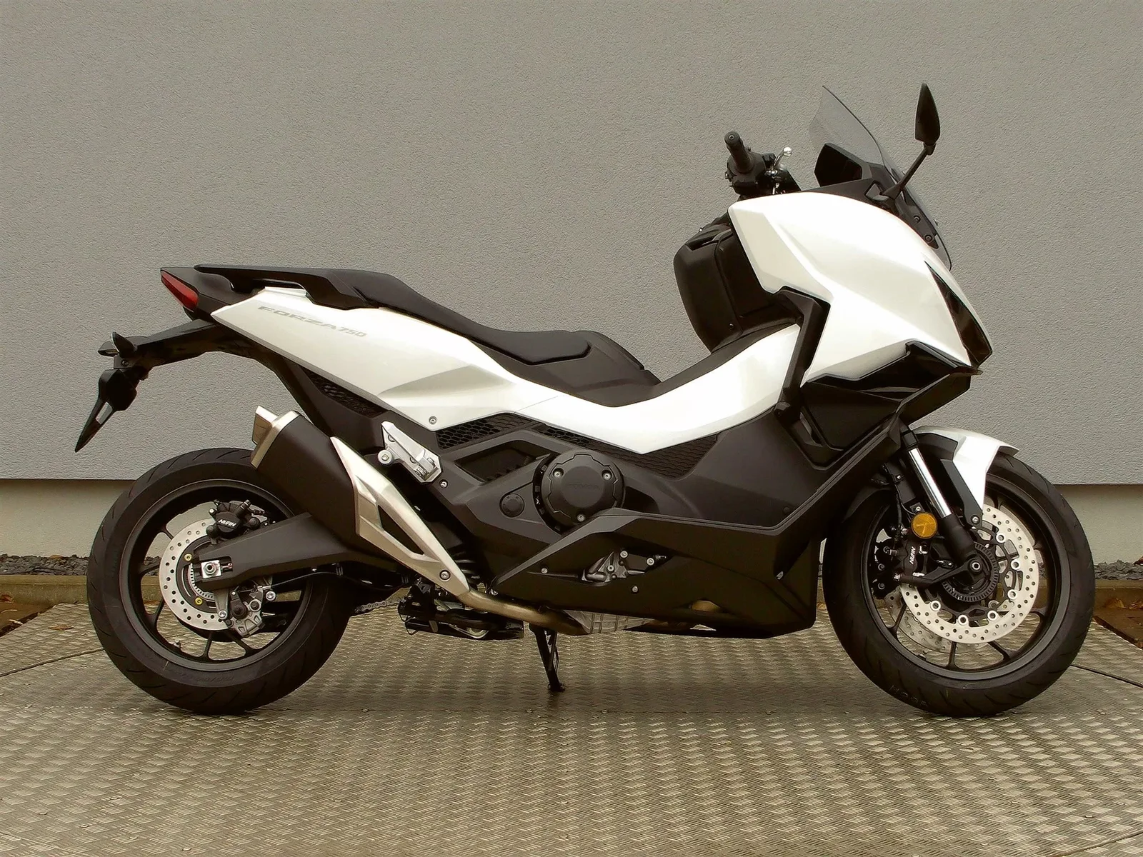 Honda Forza 750
