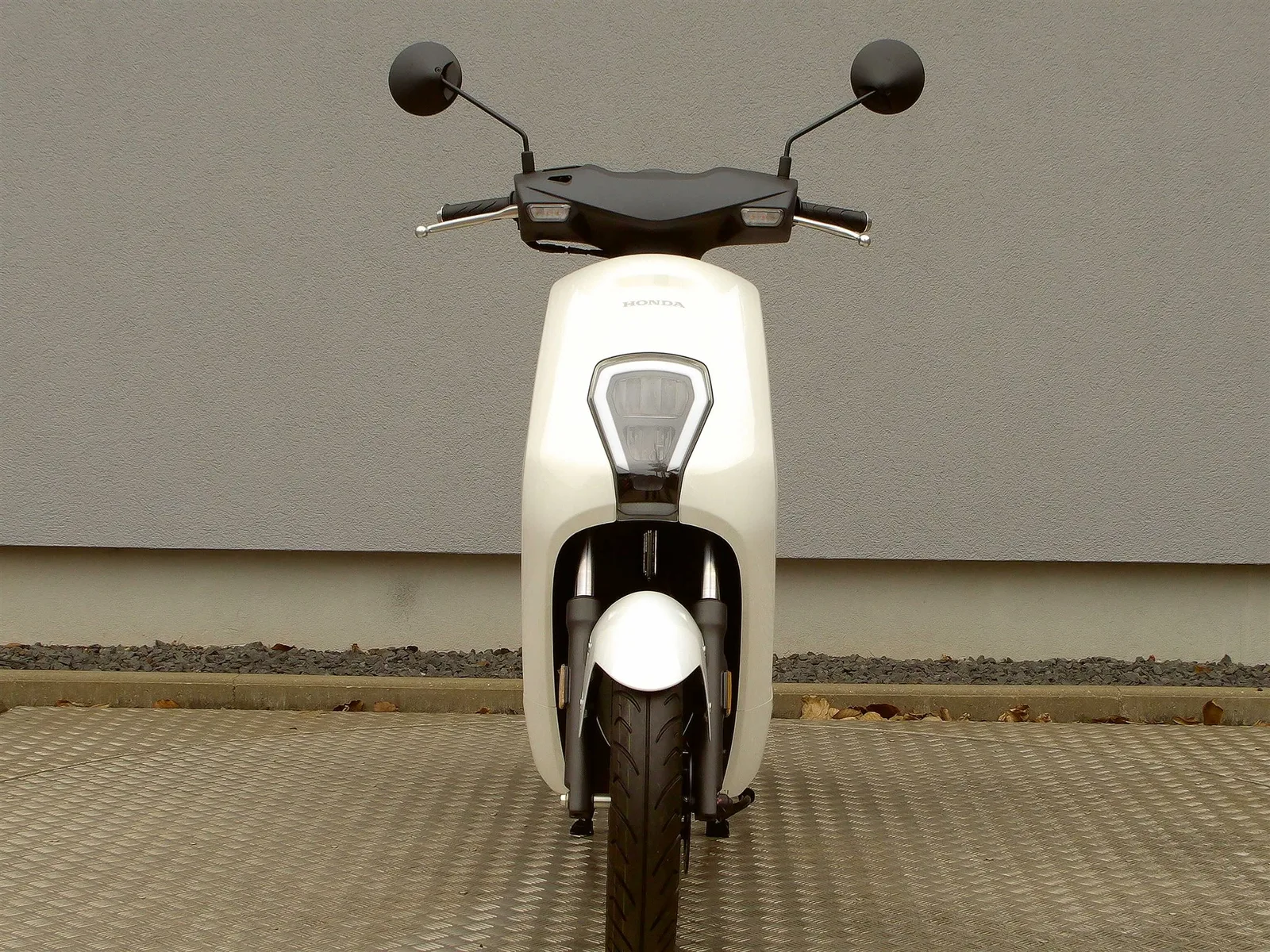 Honda EM1 e