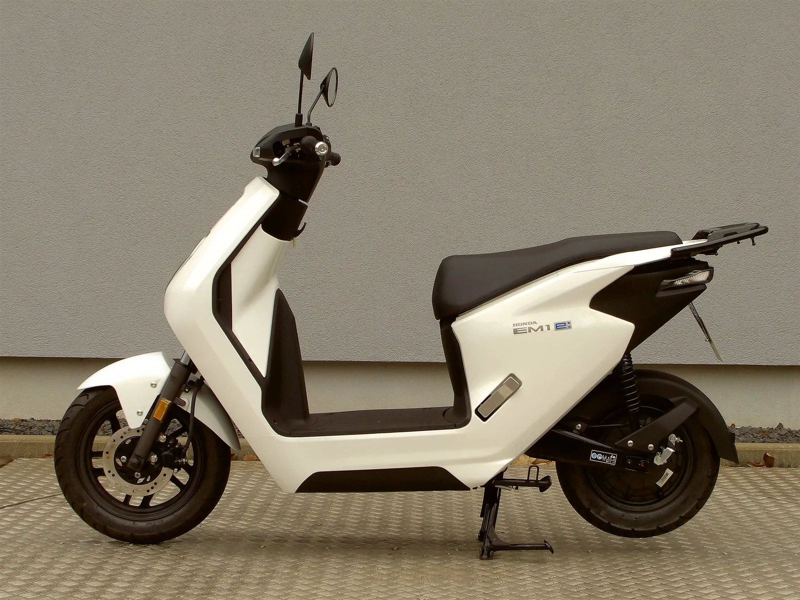 Honda EM1 e