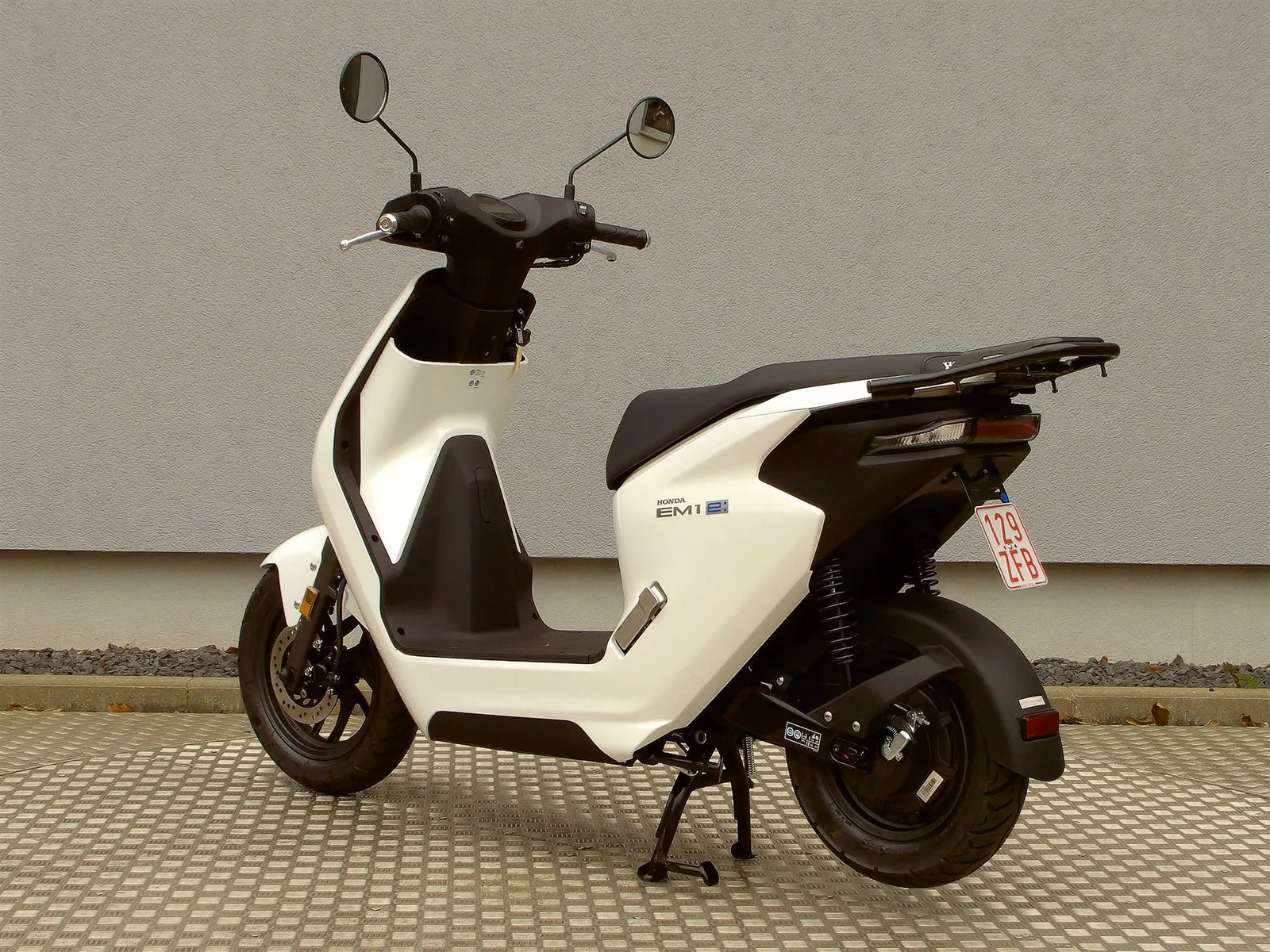 Honda EM1 e