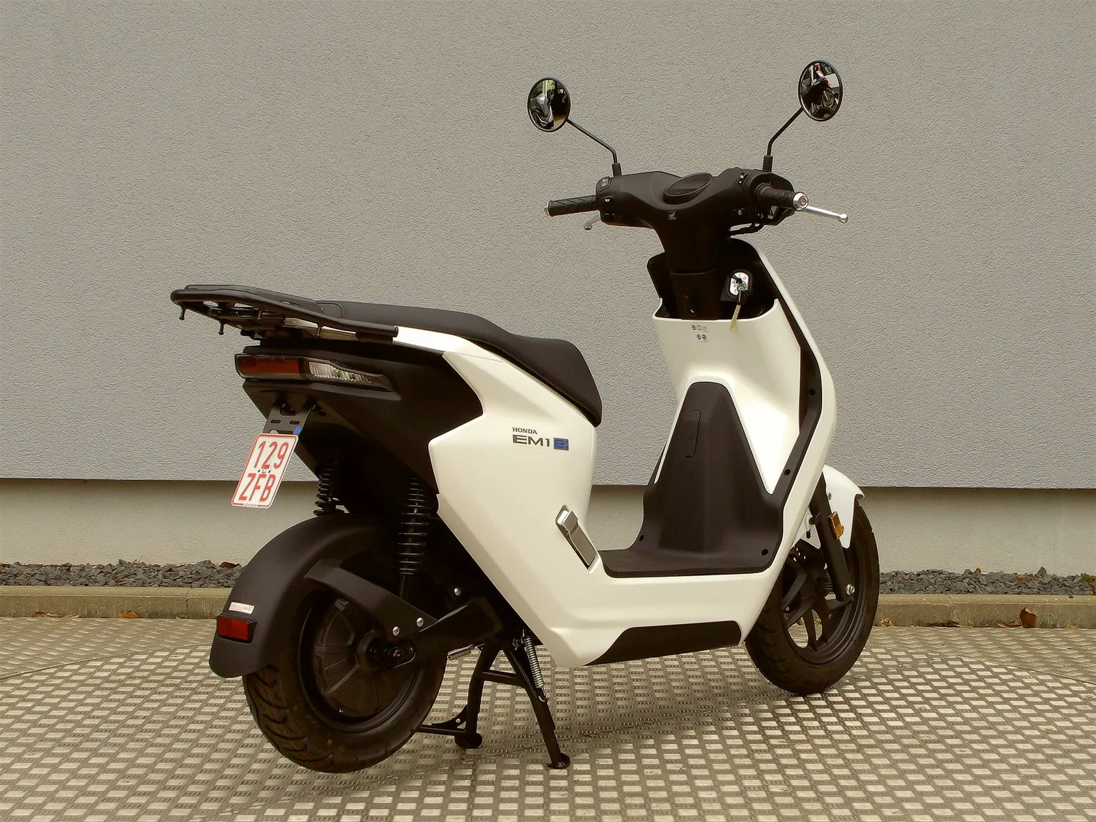 Honda EM1 e
