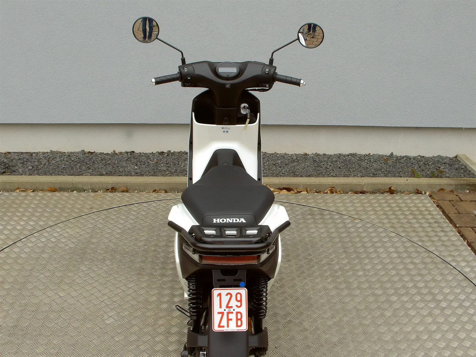 Honda EM1 e