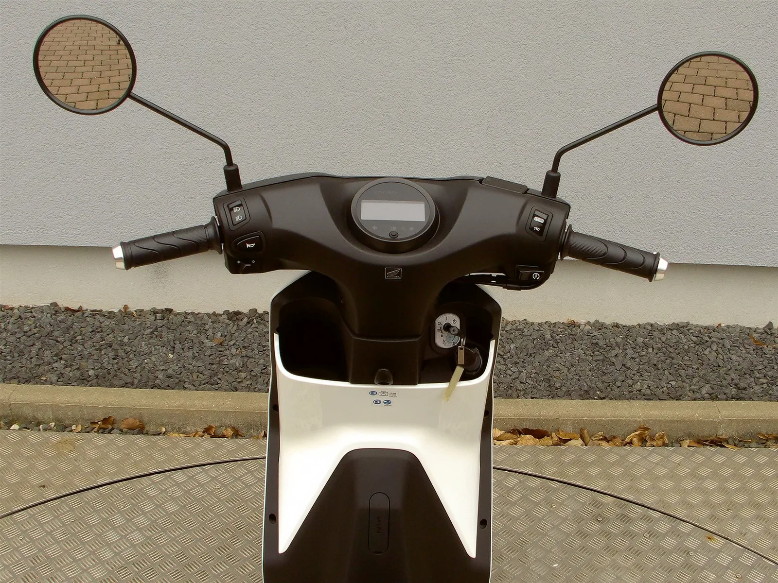 Honda EM1 e