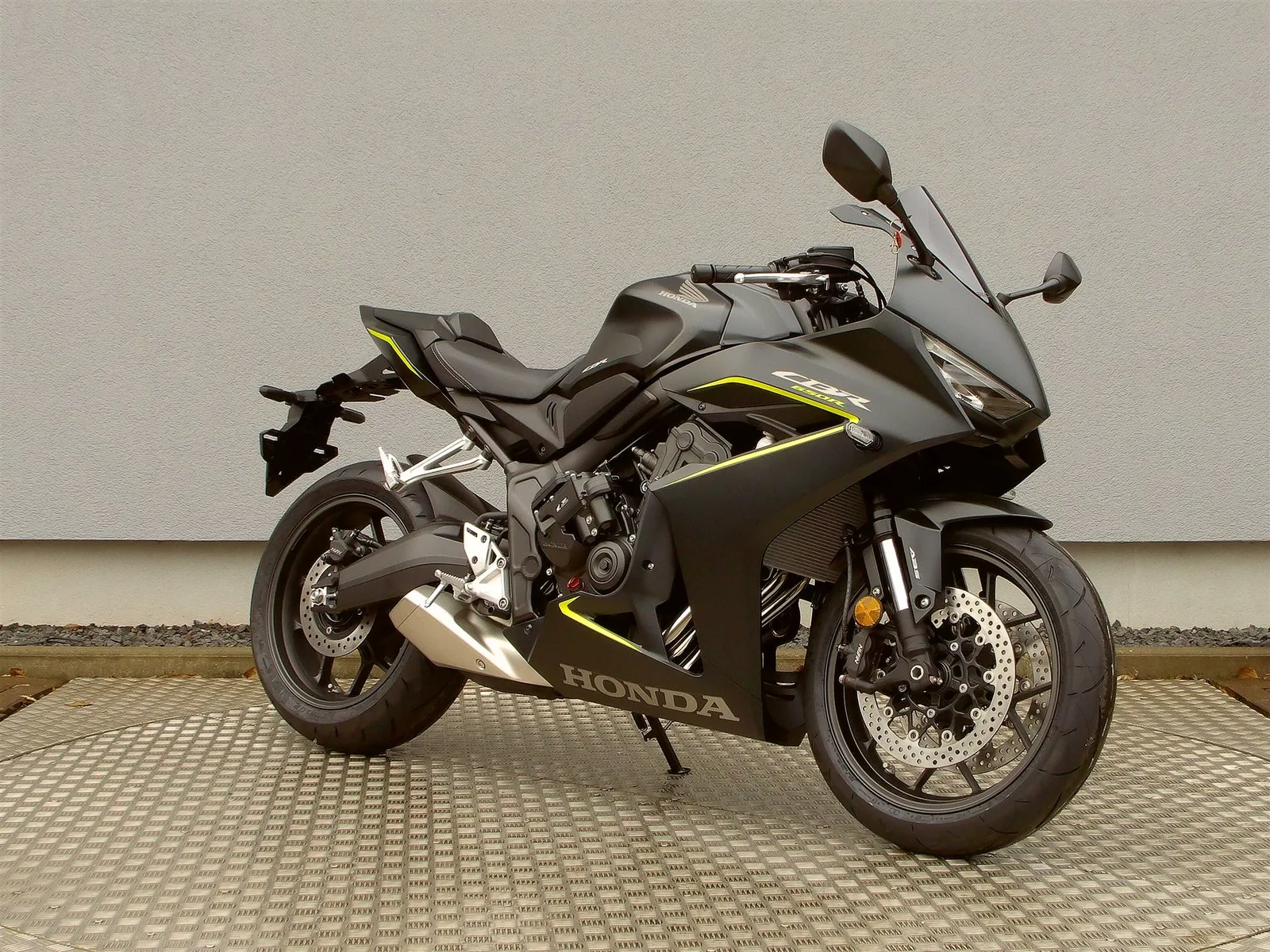 Honda CBR650R E-Clutch