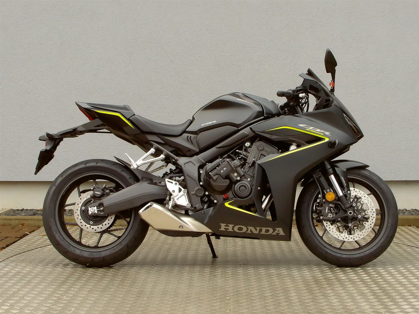 Honda CBR650R E-Clutch