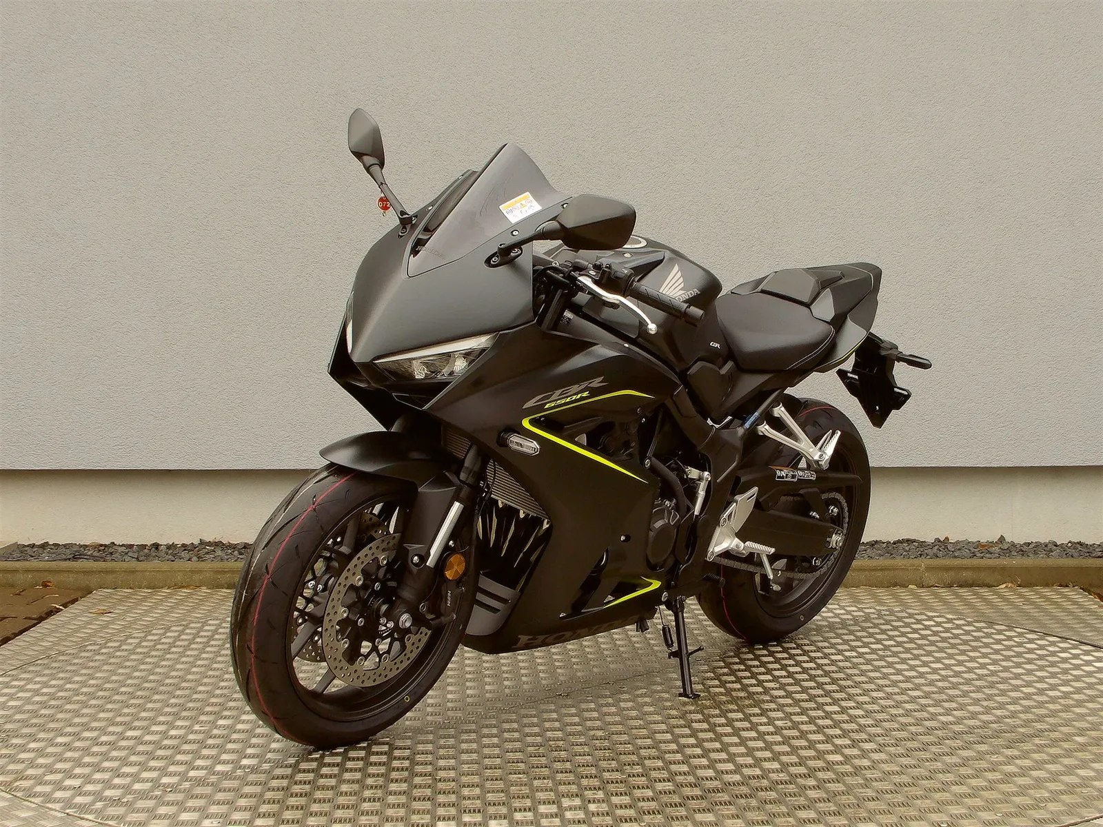 Honda CBR650R E-Clutch