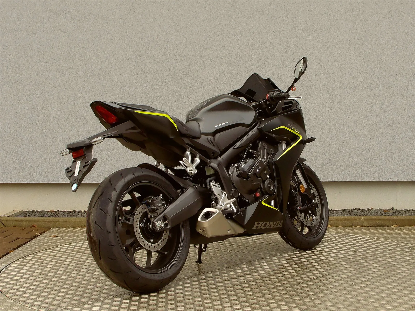 Honda CBR650R E-Clutch